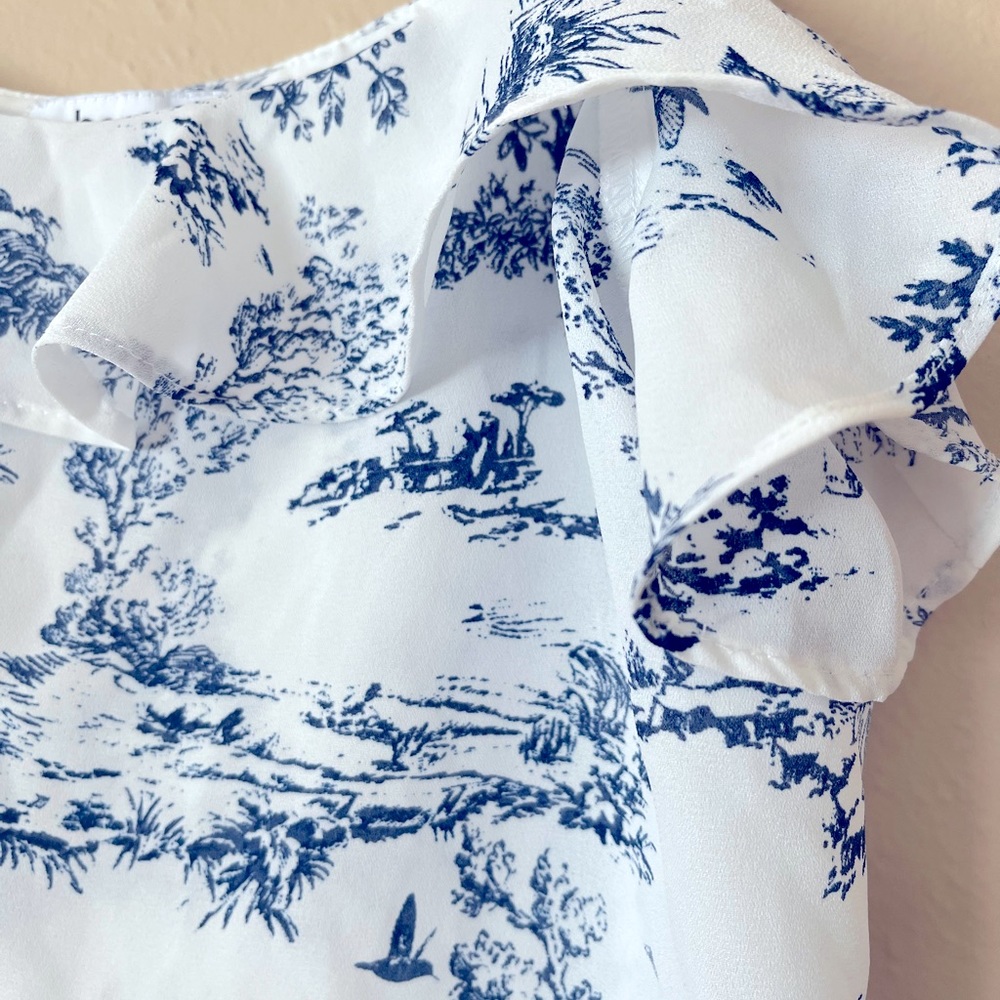 Printed camisole with thin strips. US size 2